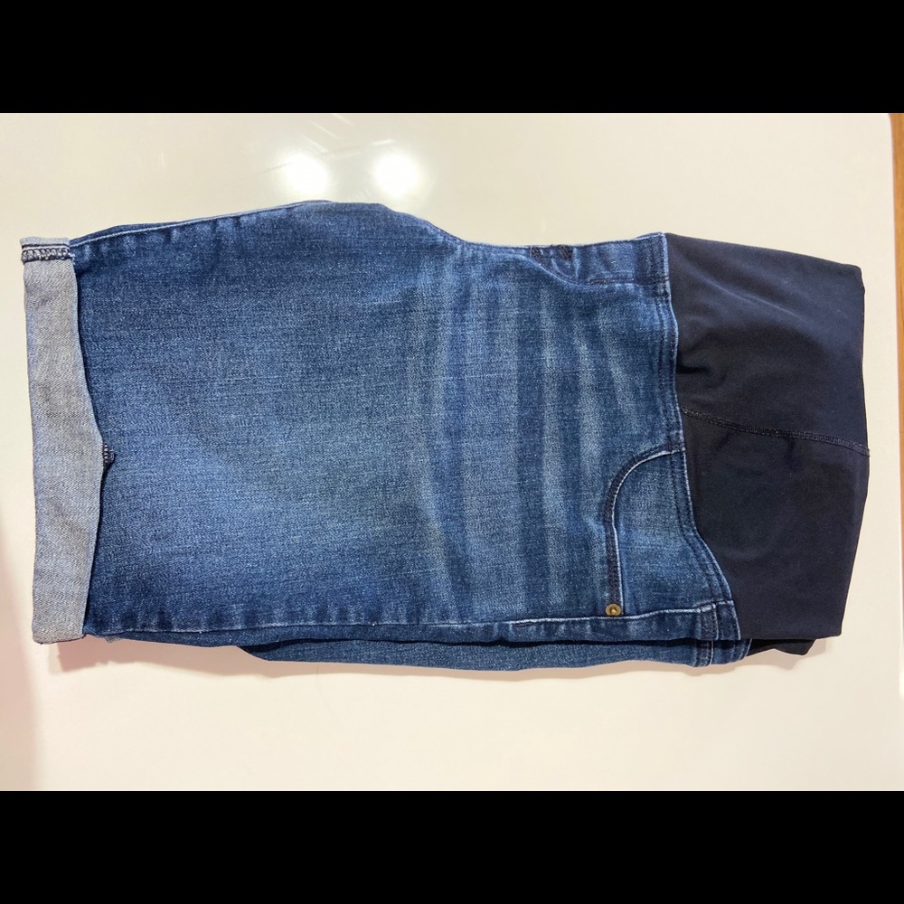 Maternity shorts